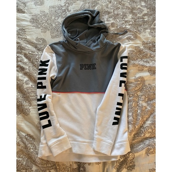 Pink sweater - Picture 1 of 1